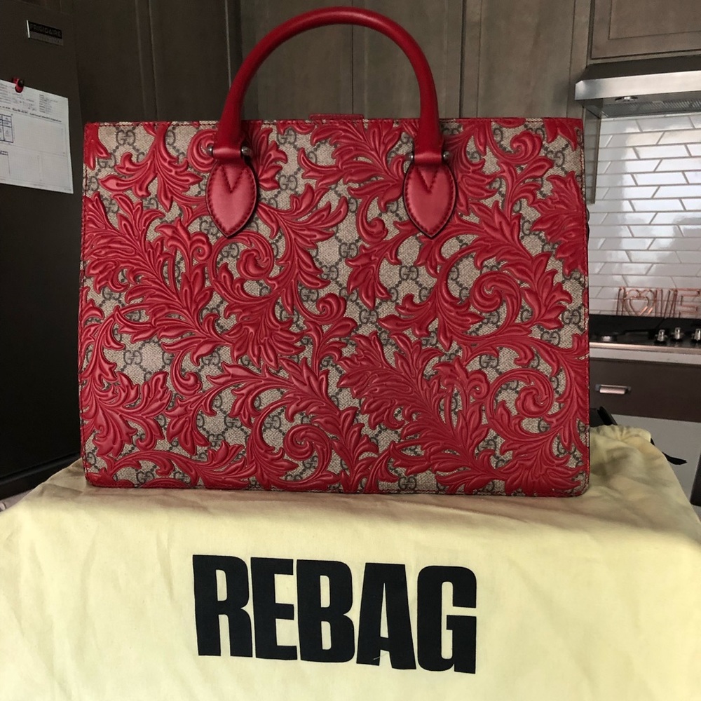 Authentic Gucci Monogram Gg Supreme Arabesque RED